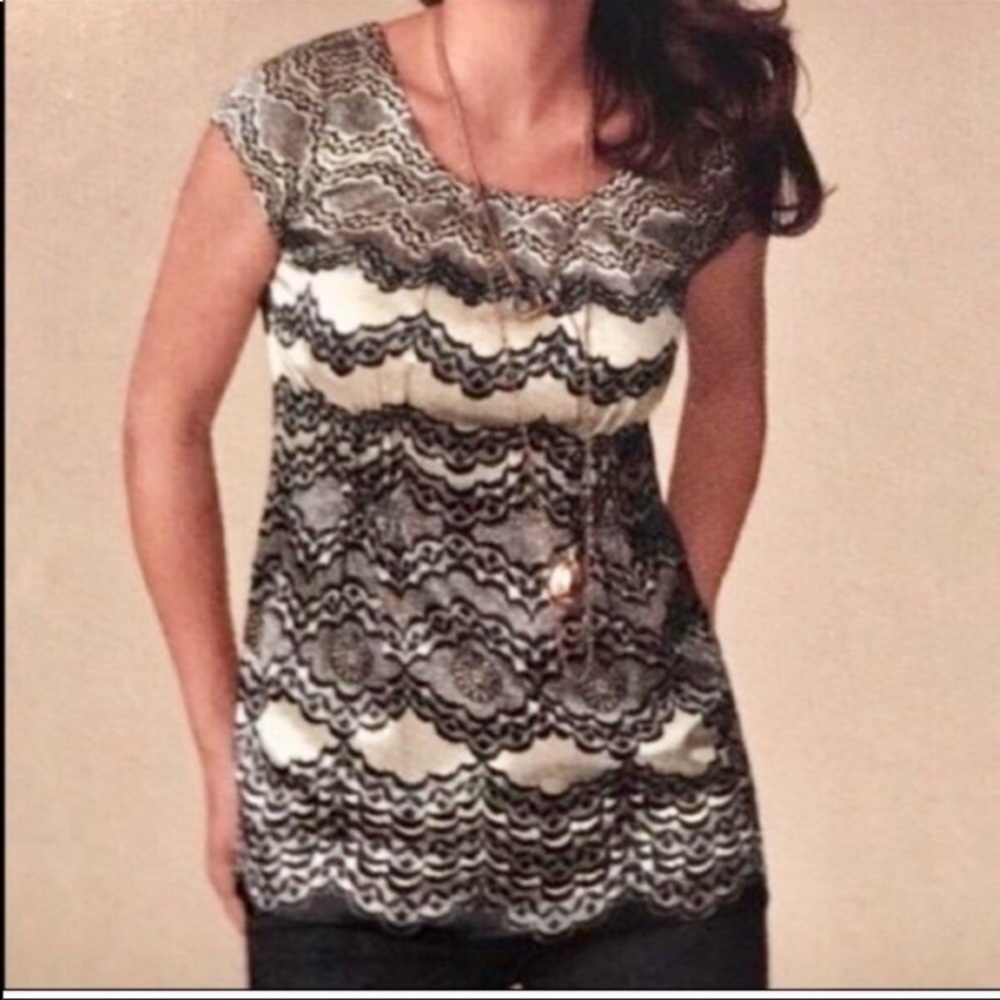 CAbi // 100% Silk Chantilly Lace Top #817